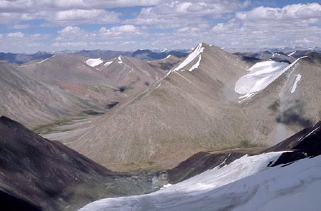 Naamloze berg 5963 meter bij Yar La